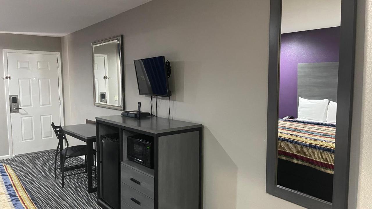 Executive Inn And Suites Хюстън Екстериор снимка